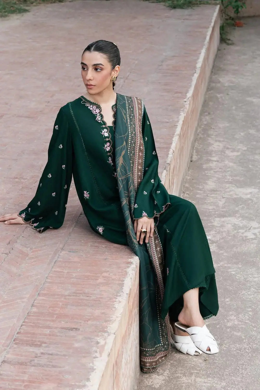 3 Pcs Women's Unstitched Embroidered Suit