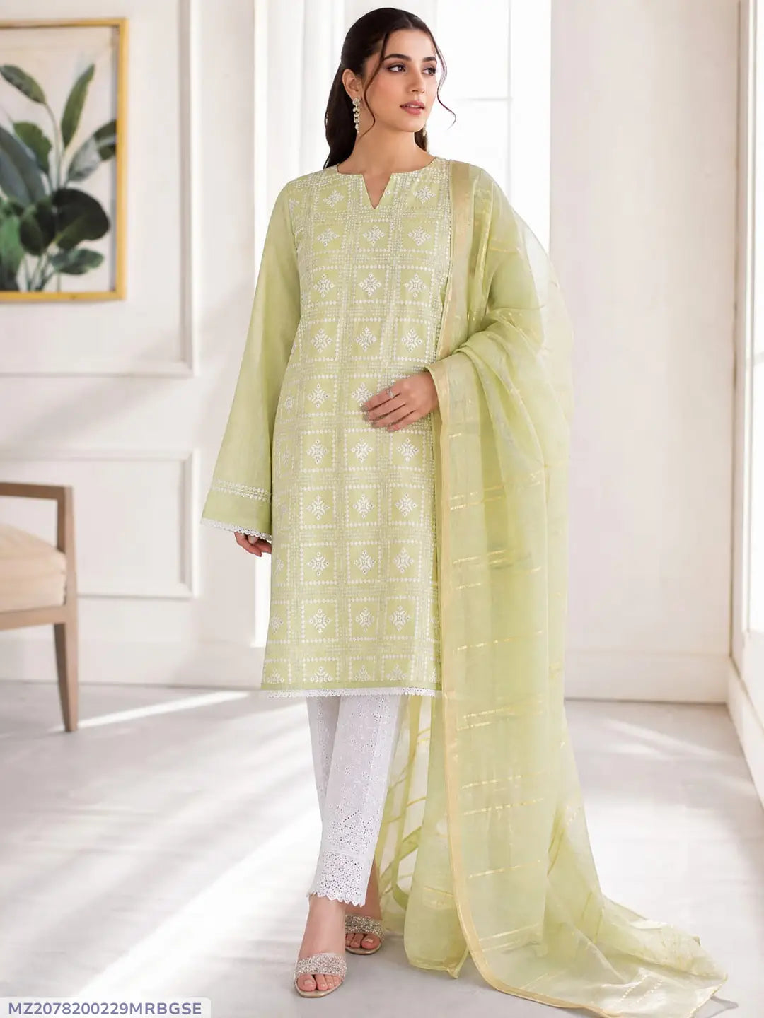 3 Pcs Women's Unstitched Embroidered Suit