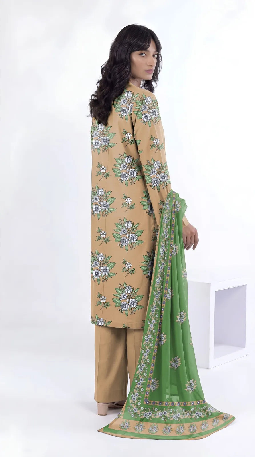 3 Pcs Women's Unstitched Printed Suit